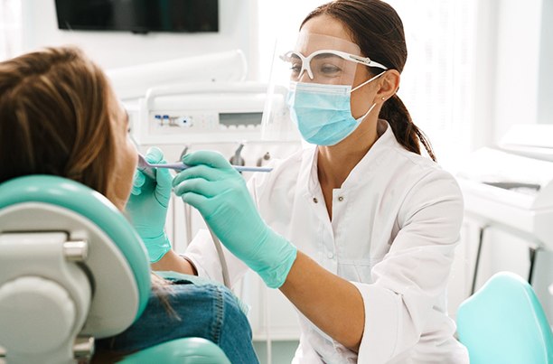 a patient visiting their emergency orthodontist